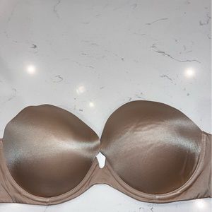 Victoria’s Secret 34DD strapless bra